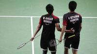 Mohammad Ahsan/Hendra Setiawan lolos ke semifinal Indonesia Open 2019, setelah memenangi pertarungan dramatis kontra ganda Jepang, Hiroyuki Endo/Yuta Watanabe di Istora, Jakarta, Jumat (19/7/2019). (Bola.com/Vitalis Yogi Trisna)