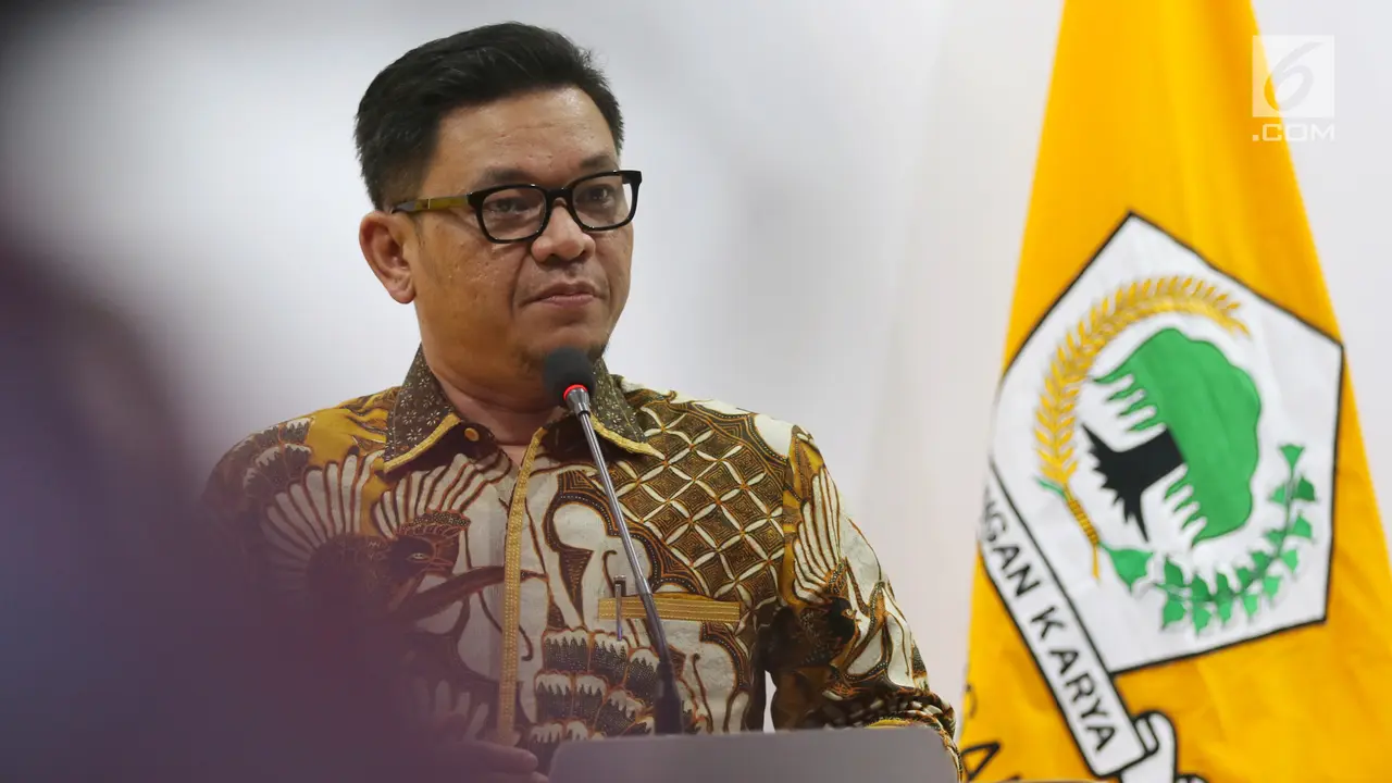Partai Golkar Berhentikan Erwin Aksa