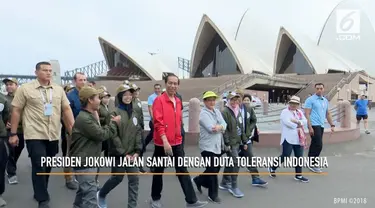 Dalam kunjungannya ke Australia Jokowi menyempatkan diri jalan santai dengan 18 duta toleransi Indonesia di Botanical Garden Sydney Australia