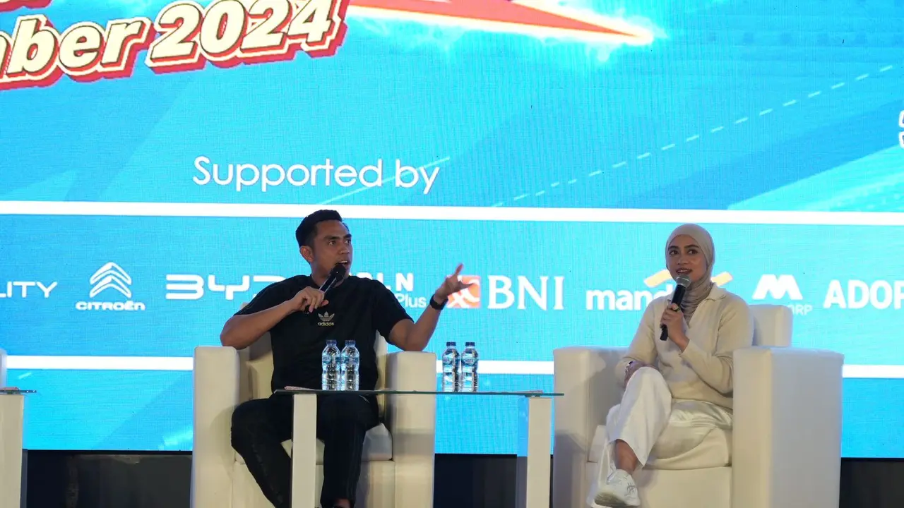 Kendaraan Listrik dan Gaya Hidup Modern, Kisah Ditto dan Ayudia Menginspirasi Perubahan Ramah Lingkungan