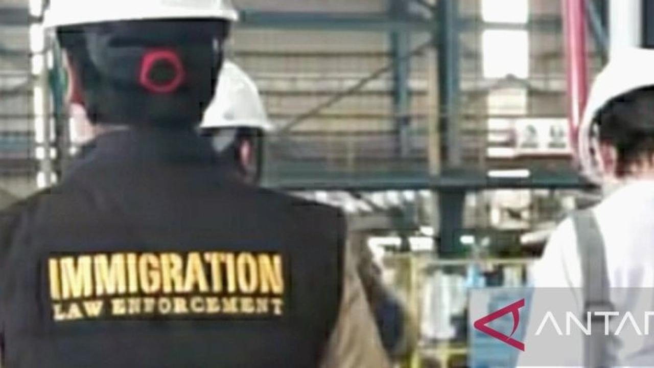 Tega! Lebih dari 10 WNA 'Nakal' di Karawang Dideportasi dan Diblacklist Imigrasi, Ini Penyebabnya