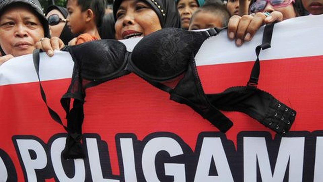 Kisah-kisah tragis poligami dari kiai sampai artis