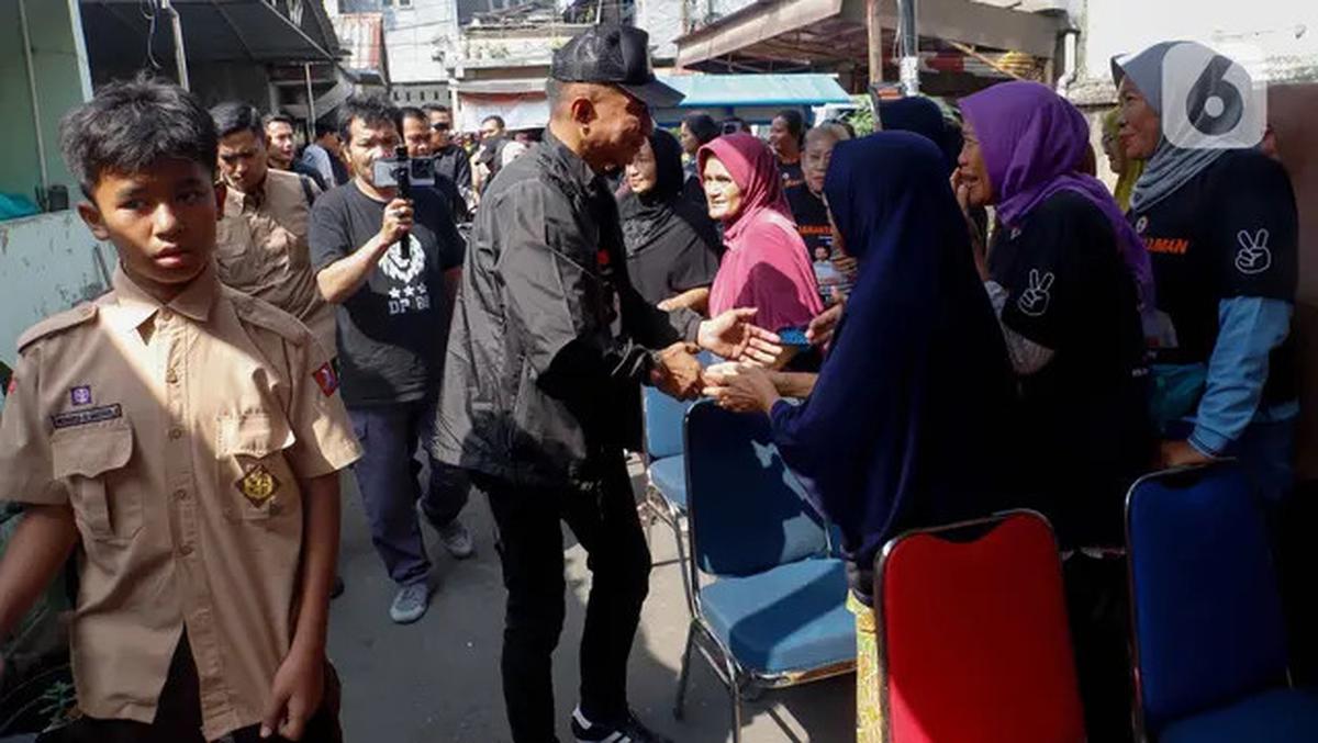Berkampanye, Cagub Jakarta Nomor Urut 2 Dharma Pongrekun Sambangi Warga Pasar Minggu