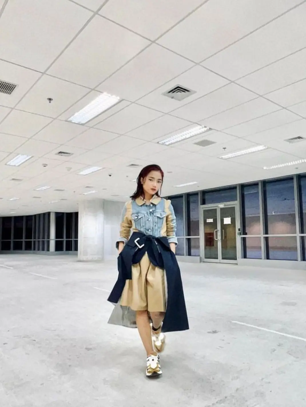 6 Potret Gaya Fierce Fuji Tampil Perdana di Jakarta Fashion Week 2023 ...