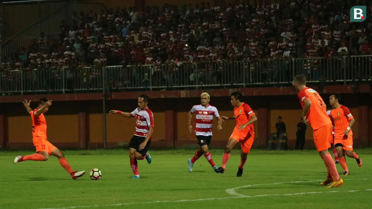 Madura United vs Hougang United