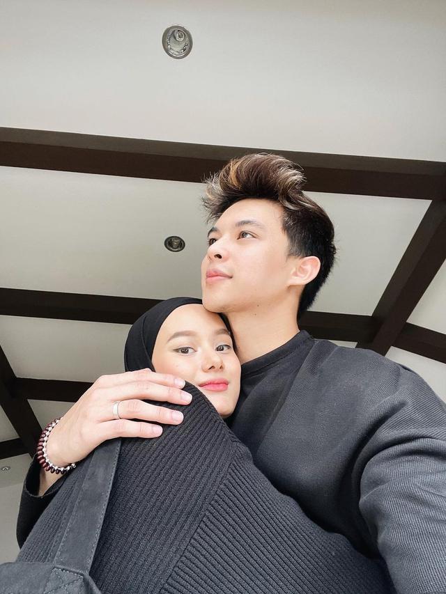 Dinda Hauw dan Rey Mbayang. (Foto: Dok. Instagram @rey_mbayang)