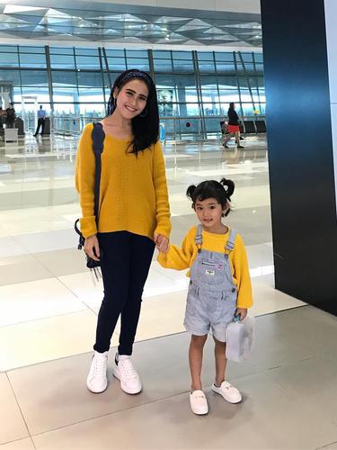 Ayu Ting Ting Bilqis Dan 4 Ootd Mahmud Dengan Putrinya Yang Imut Fashion Fimela Com