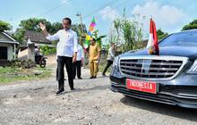 FOTO: Momen Rombongan Presiden Jokowi Berhenti Mendadak untuk Cek Jalan Rusak di Lampung