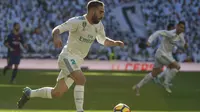 Mahar 6,5 juta euro ditebus Real Madrid sebagai bentuk ketertarikan Real Madrid pada tahun 2013. Kini, Carvajal salah satu pemain yang berharga bagi Real Madrid. (AFP/Curto de la Torre)