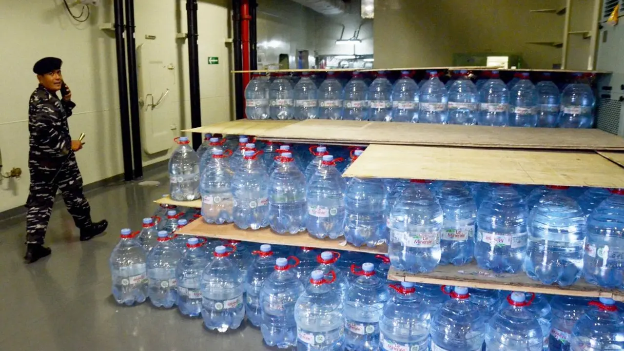 Le Minerale.