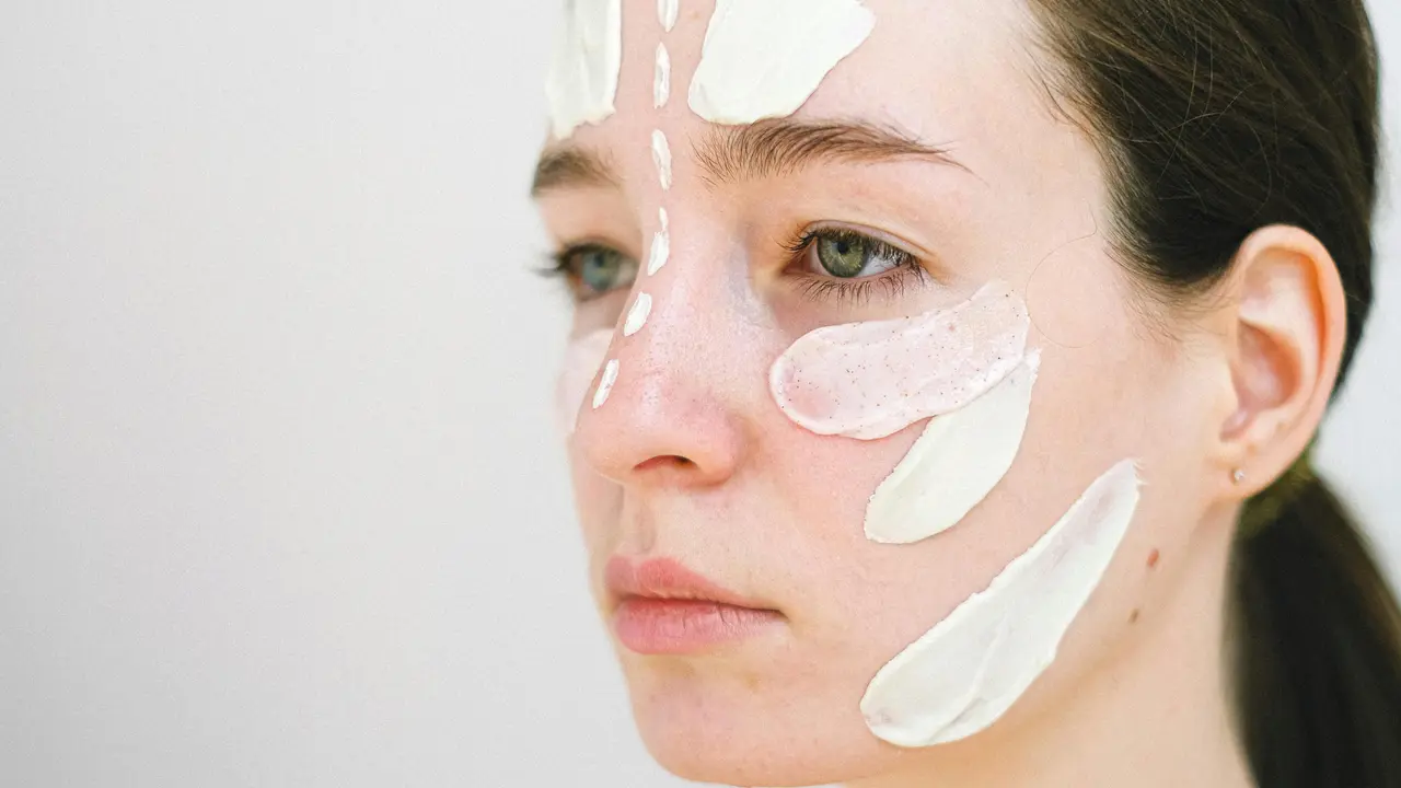3 Langkah Skincare untuk Menjaga Kesehatan Kulit agar Tetap Lembap Sepanjang Hari