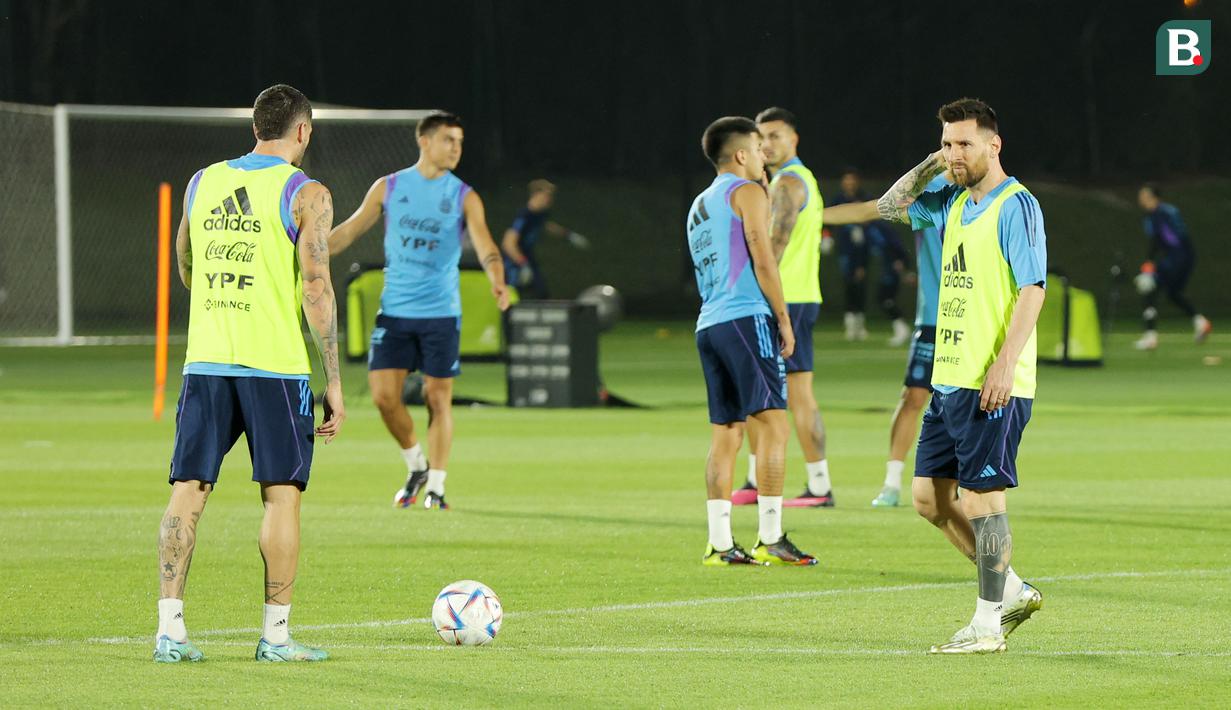 Pada perempat final, Lionel Messi dan kawan-kawan akan melawan tim favorit juara lainnya di Piala Dunia 2022 yakni Belanda. (Bola.com/Ade Yusuf Satria)