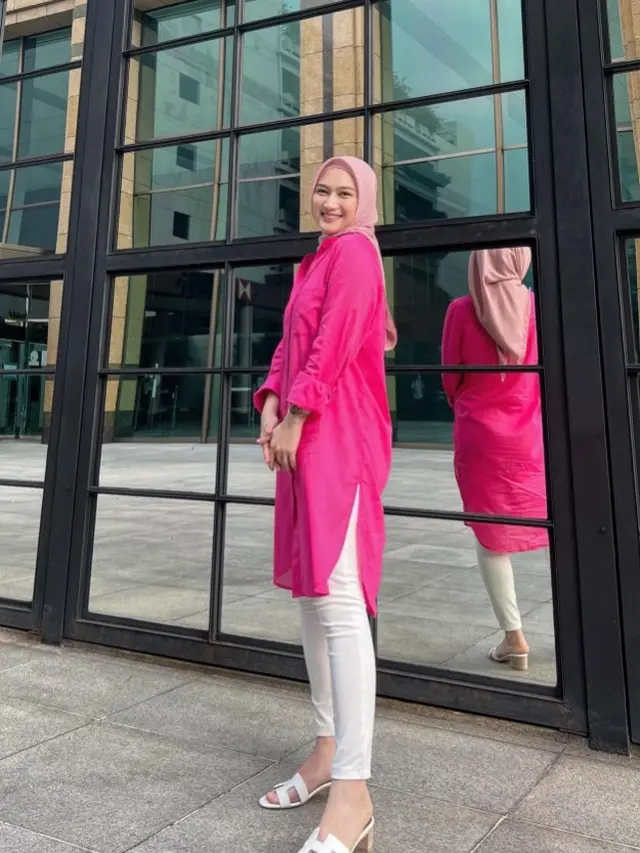 Model Tunik Simpel Kekinian ala Melody Laksani