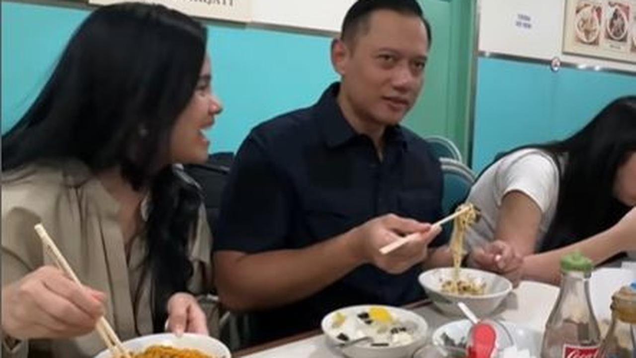 "Tapi kita pacarana enggak pernah ke sini ya," kata Annisa ke AHY.