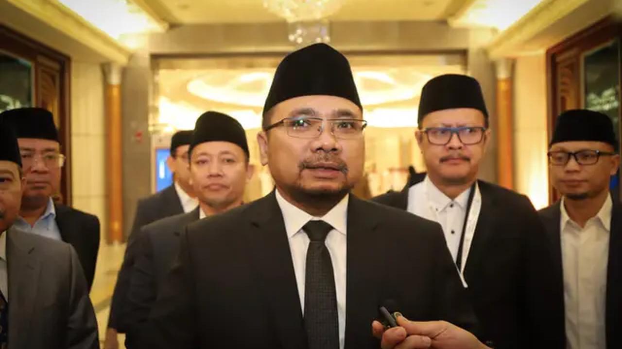 Menag Yaqut Cholil Qoumas menghadiri Simposium Haji 2023. Gus Men menyebut, Arab Saudi akan memfasilitasi sejumlah mobil golf untuk mobilitas jemaah haji Indonesia utamanya lansia saat aktivitas lempar jumrah dari tenda di Mina ke Jamarat. (FOTO: MCH PPIH ARAB SAUDI 2023)