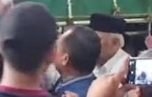 Momen Menteri PUPR Basuki Ikut Gotong Keranda Jenazah Rizal Ramli