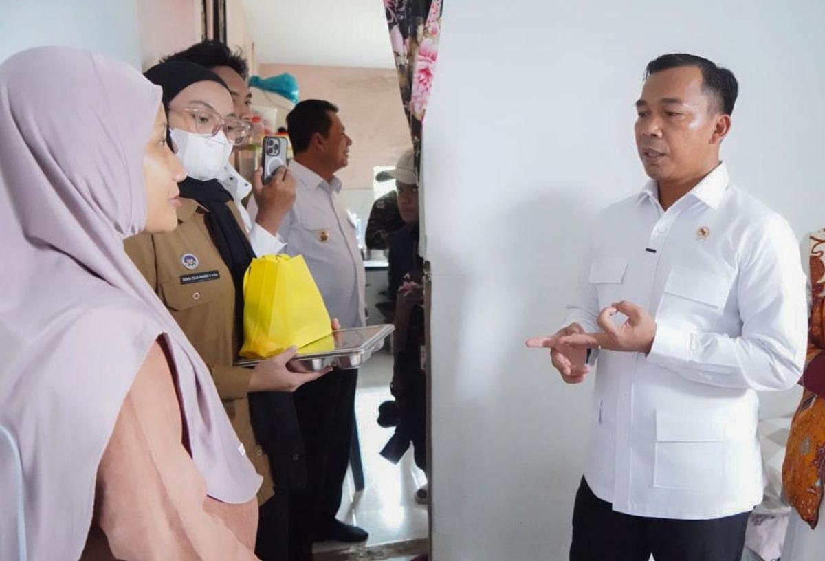 FOTO: Menteri Wihaji Tinjau Program Gizi dan Keluarga Sehat di Kepulauan Riau