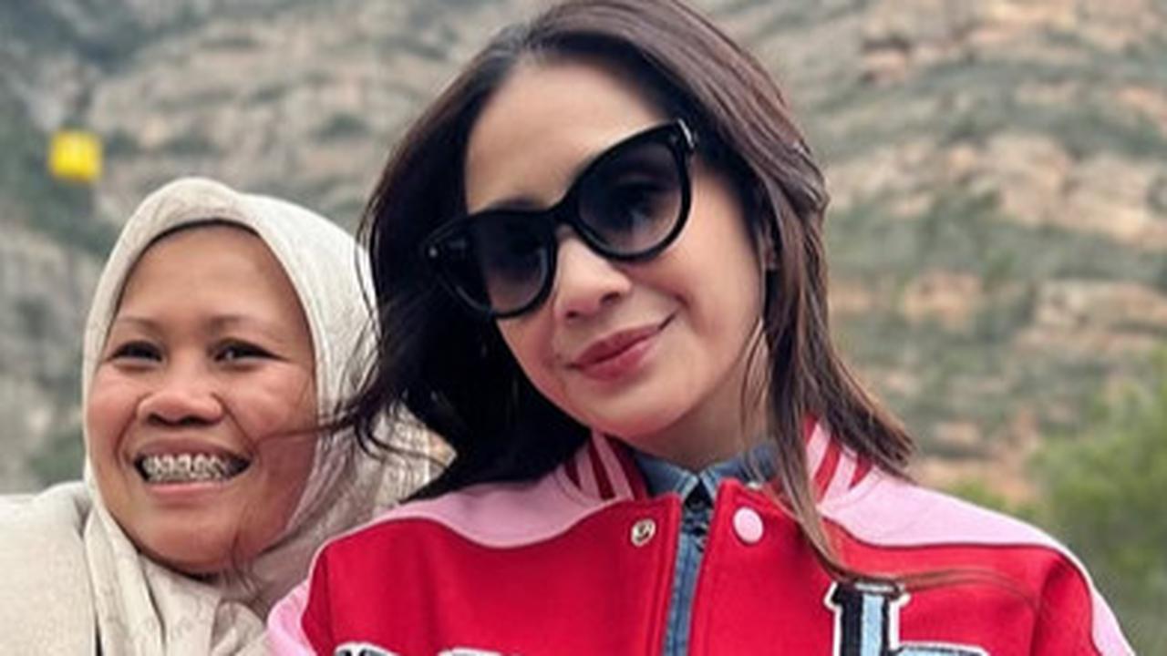 Potret Sus Rini Full Senyum Diajak Nagita Slavina ke Barcelona, Disebut Ketua Sus Seluruh Indonesia Gak Ada Lawan