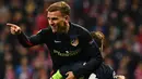 3. Antoine Griezmann, bakatnya di Real Sociedad terpantau oleh Diego Simeone, hal itu membuatnya diboyong ke Atletico. Selama dua musim striker Prancis itu mencatatkan 54 gol dari 101 penampilan. (AFP/Lukas Barth)