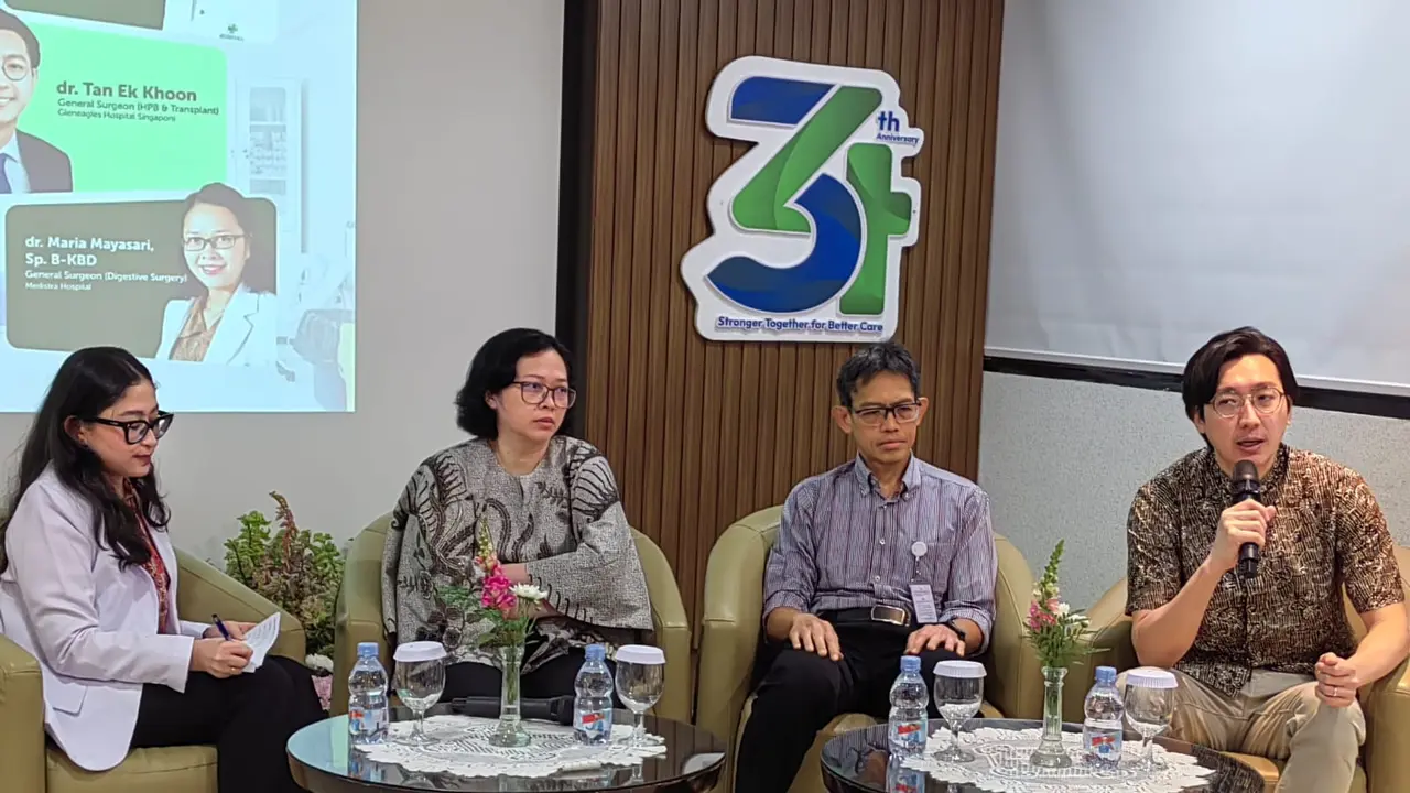 Diskusi tentang penanganan penyakit hati di Medistra Hospital Jakarta.