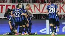 Inter Milan membuka keunggulan pada menit ke-38 melalui tendangan keras Lautaro Martinez. (Alexandra BEIER/AFP)