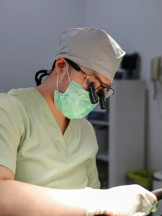 Sudah Ada di Indonesia, Perawatan Hair Transplant Terbaru Ini Bisa Atasi Kebotakan Tanpa Cukur