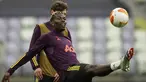 Gelandang Manchester United (MU), Paul Pogba mengontrol bola pada sesi latihan menjelang final Liga Europa di Gdansk, Polandia, Selasa (25/5/2021).  Manchester United akan melakoni final Liga Europa melawan Villarreal pada Kamis (27/5) dini hari WIB. (AP Photo/Michael Sohn)