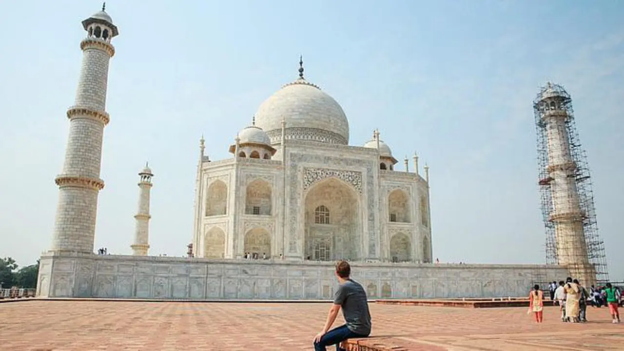 Bos Facebook Terpesona Taj Mahal