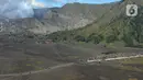 Ribuan wisatawan menghabiskan hari Minggu terakhir di libur Lebaran Idul Fitri 2023 dengan berkunjung ke kawasan Gunung Bromo. (merdeka.com/Arie Basuki)