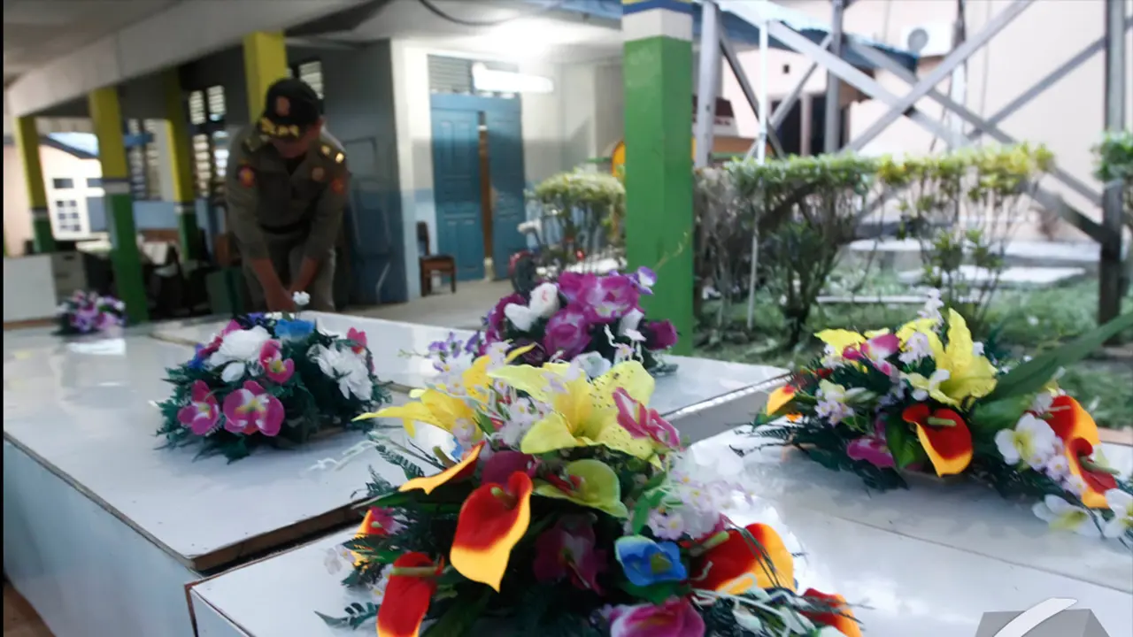 Penampakan Peti Jenazah untuk Penumpang AirAsia QZ8501