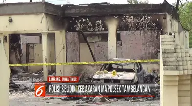 Inafis Polda Jatim selidiki kebakaran gedung Mapolsek Tambelangan yang diduga dilakukan oleh massa marah karena dilarang ke Jakarta.