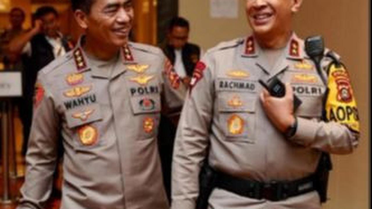 Kebersamaan yang sudah dijalin sejak lama membuat Irjen Pol Albertus Rachmad Wibowo memiliki hubungan akrab dengan Kabareskrim Komjen Pol Wahyu Widada.