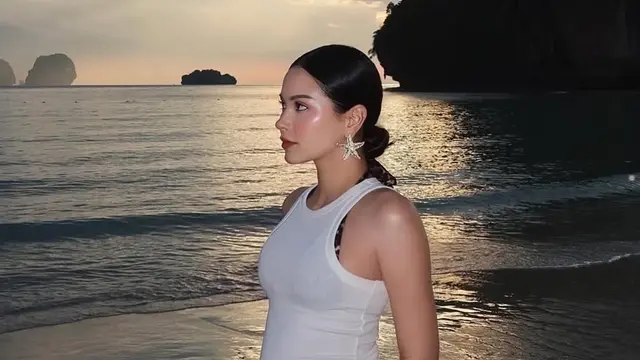 Alyssa Daguise saat Babymoon di Krabi, Thailand pakai Tank Top. [@alyssadaguise]