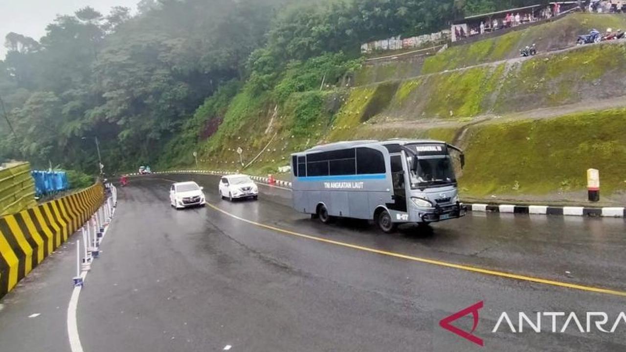 Libur Panjang Akhir Tahun: Volume Kendaraan Puncak Cianjur Meningkat Drastis, Polisi Terapkan Rekayasa Lalin
