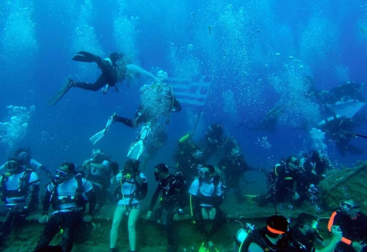 Mengunjungi Kapal MZ Zenobia di bawah laut Siprus
