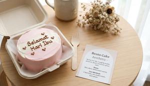 Bento Cake Aesthetic merupakan salah satu ide kue untuk Hari Ibu yang spesial (Gemini AI)