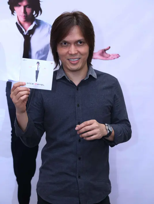 ‘Intrinsik’ merupakan album studio kedua setelah Once yang dirilis 2012 lalu. Setelah 3 tahun tak mengeluarkan karya, akhirnya 2015 menjadi titik balik solois bersuara khas, Elfonda Mekel alias Once Mekel. (Nurwahyunan/Bintang.com)