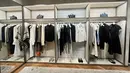 Koleksi FENDI Fall Winter 2026 memberikan kesan dramatis namun juga kental dengan esensi fungsional.  / Foto dok: Fimela.