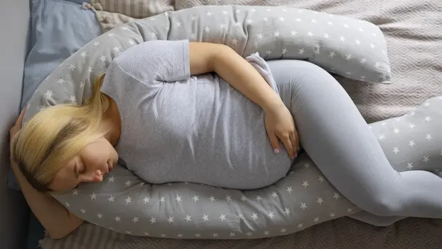 Fungsi Maternity Pillow bagi Ibu Hamil