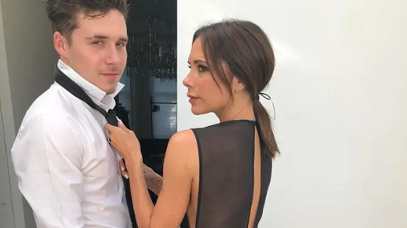 Seperti Kencan, Ini Gaya Victoria Beckham Jalan Bersama Anak