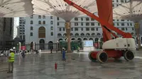 Dibutuhkan sebanyak 3 ribu lebih pekerja dikerahkan guna membersihkan Masjid Nabawi setiap harinya. (Liputan6.com/Taufiqqurahman)