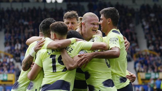 Foto: Menari di Atas Penderitaan Arsenal, Manchester City Siap Berpesta Juara Liga Inggris Pekan Depan