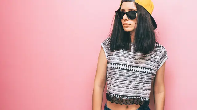 4 Fashion Item Bertema Musim Semi yang Bikin Penampilanmu Flawless di Segala Medan (1)