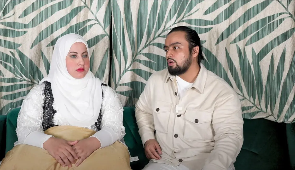 Menurut Syech Zaki, istrinya adalah sosok yang sangat baik dan penyabar. Beberapa kali ia menyinggung sejumlah konten di masa lalu antara Tasyi Athasyia dan Tasya Farasya yang menurutnya kurang etis. (Foto: YouTube/Tasyi Athasyia)