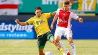 Ragnar Oratmangoen tampil saat membela&nbsp;Fortuna Sittard menghadapi Ajax Amsterdam di&nbsp;Eredivisie Belanda. (dok Instagram Ragnar Oratmangoen)