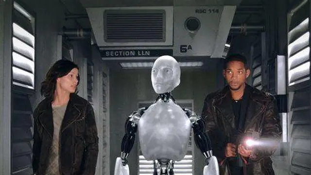 2. I, Robot (2004)<br>