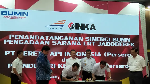 Penandatanganan sinergi BUMN pengadaan sarana LRT Jabodebek. (Liputan6.com/Septian Deny)