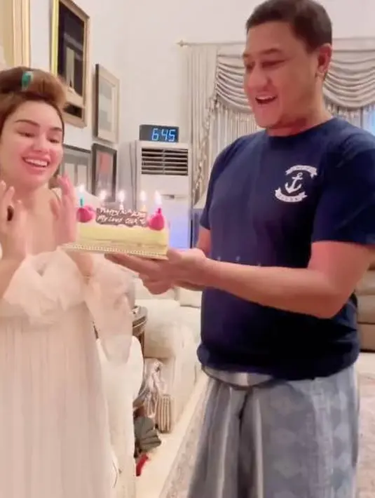 Kejutan ulang tahun Nurah Syahfiran (Sumber: Instagram/nourahsheivirah)