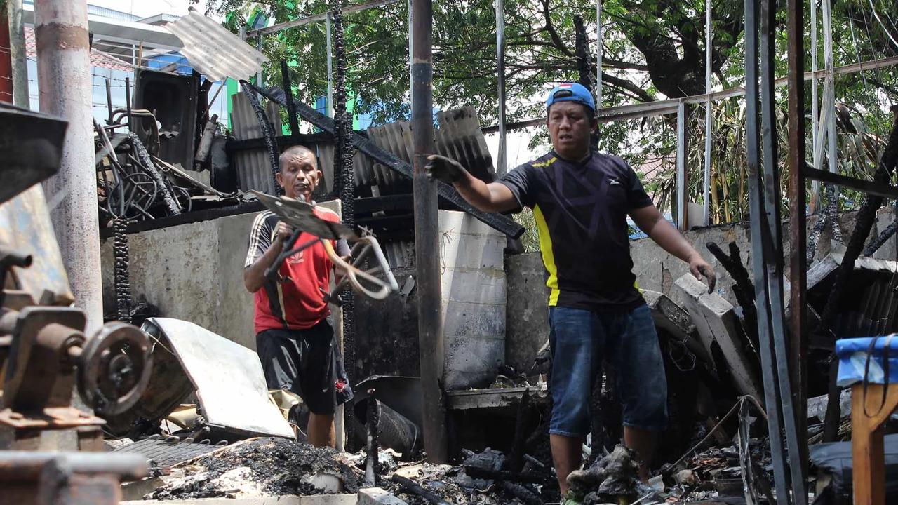 FOTO: Nasib Pedagang Kalibata Usai Sembilan Kios Dibakar Massa