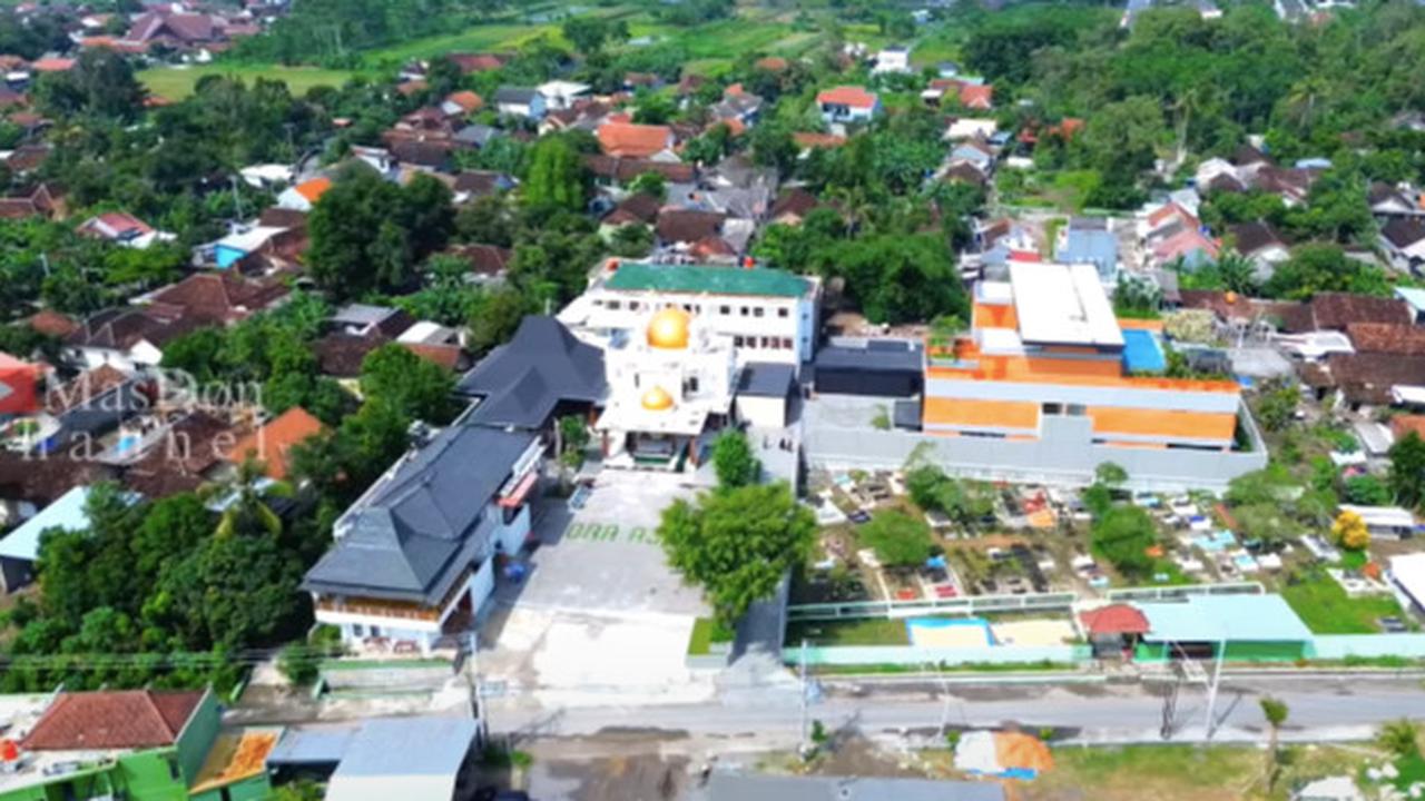 ⁠Megah, Potret Pondok Pesantren dan Rumah Gus Miftah yang Diresmikan Joko Widodo